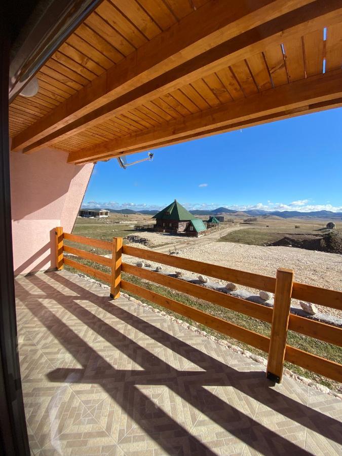 Hill View Chalets Жабляк Екстер'єр фото